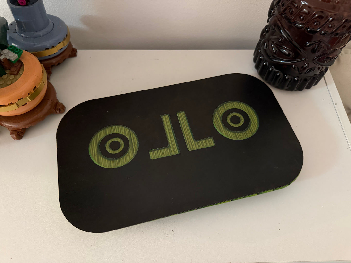The Magnetic Rolling Tray